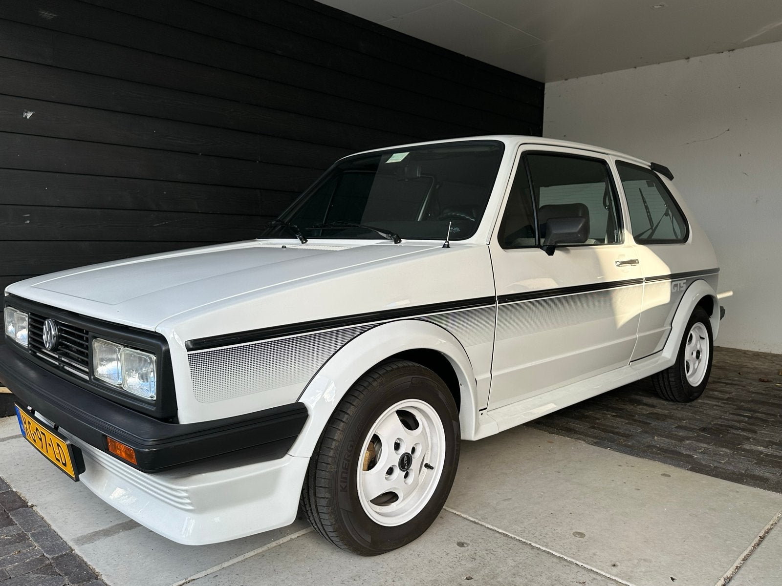 Volkswagen Golf MK1 GTS - UNIEK - NIEUWSTAAT, Auto's, Voorwielaandrijving, Stof, Zwart, 4 cilinders
