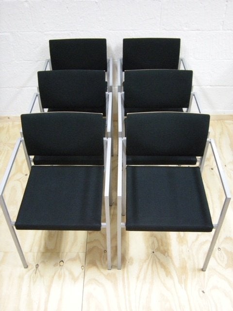 Design eetkamer stoelen van het merk VEPA - prijs per stuk, Ophalen, Zo goed als nieuw, Grijs, Stof