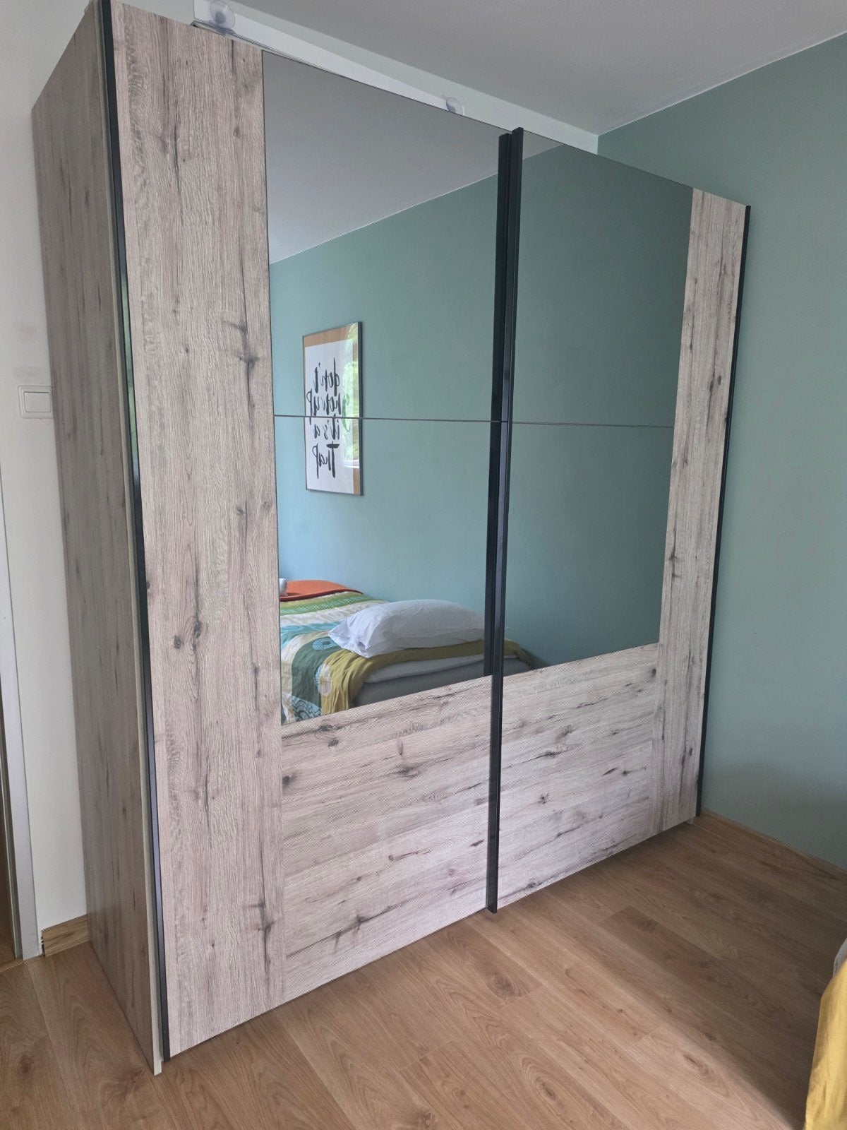 Kledingkast met spiegeldeuren en veel opbergruimte, Huis en Inrichting, Met deur(en), 200 cm of meer, 150 tot 200 cm, Ophalen of Verzenden