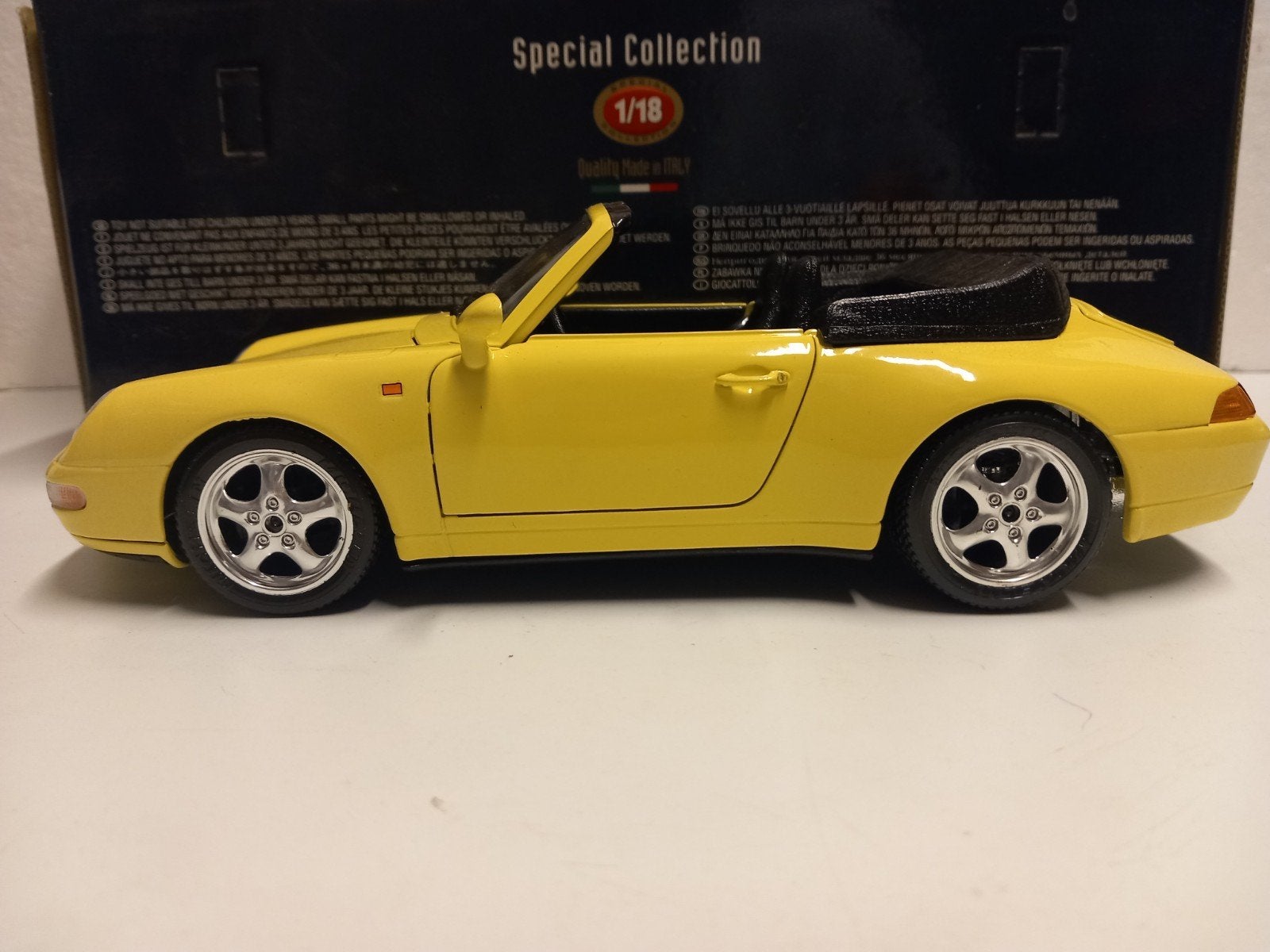 Porsche 911 Carrera Cabriolet 1994 Bburago metal 1:18 KRD, Hobby en Vrije tijd, Modelauto's | 1:18, Ophalen of Verzenden, Zo goed als nieuw