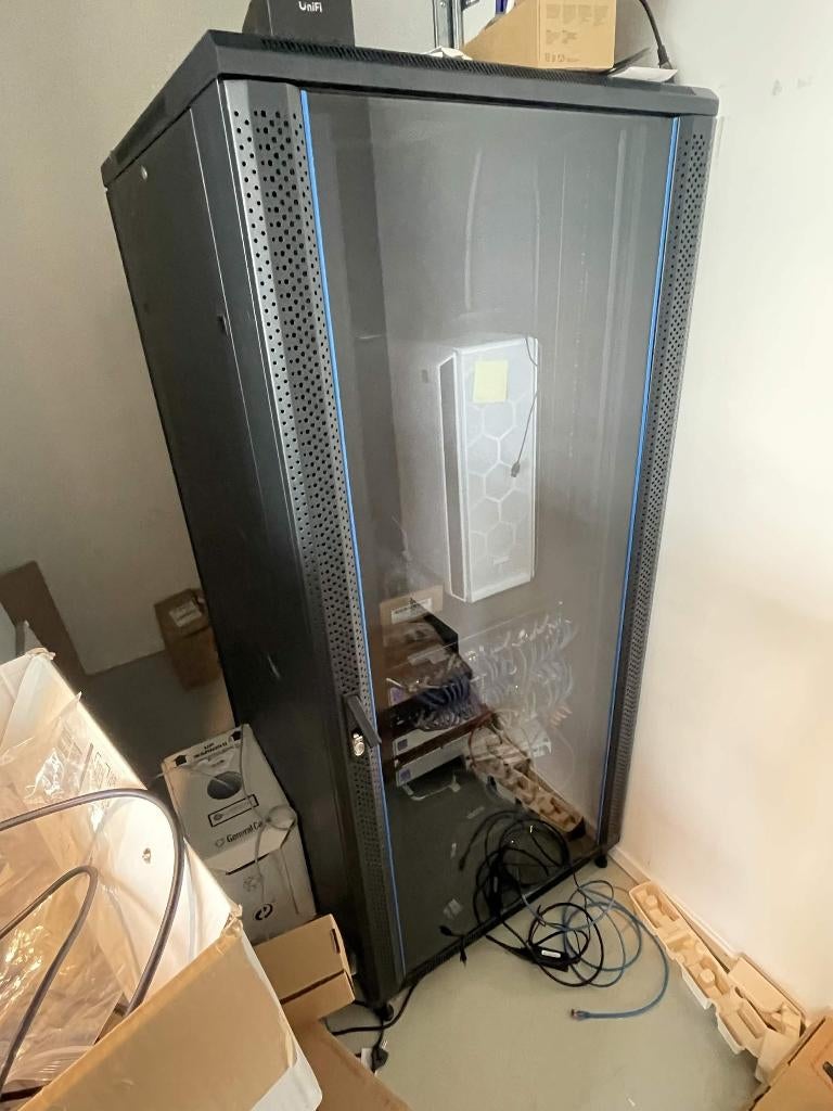 37U serverkast met glazen deur 800x1000x1800mm, Computers en Software, Serverkasten, Gebruikt, Glas, Ophalen