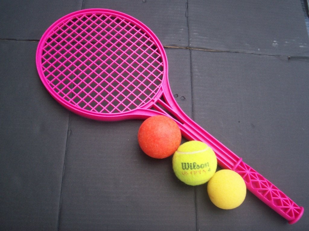 1x Namaak TENNISRACKET hard plastic rozelila 54 cm. +3ballen, Ophalen of Verzenden, Zo goed als nieuw