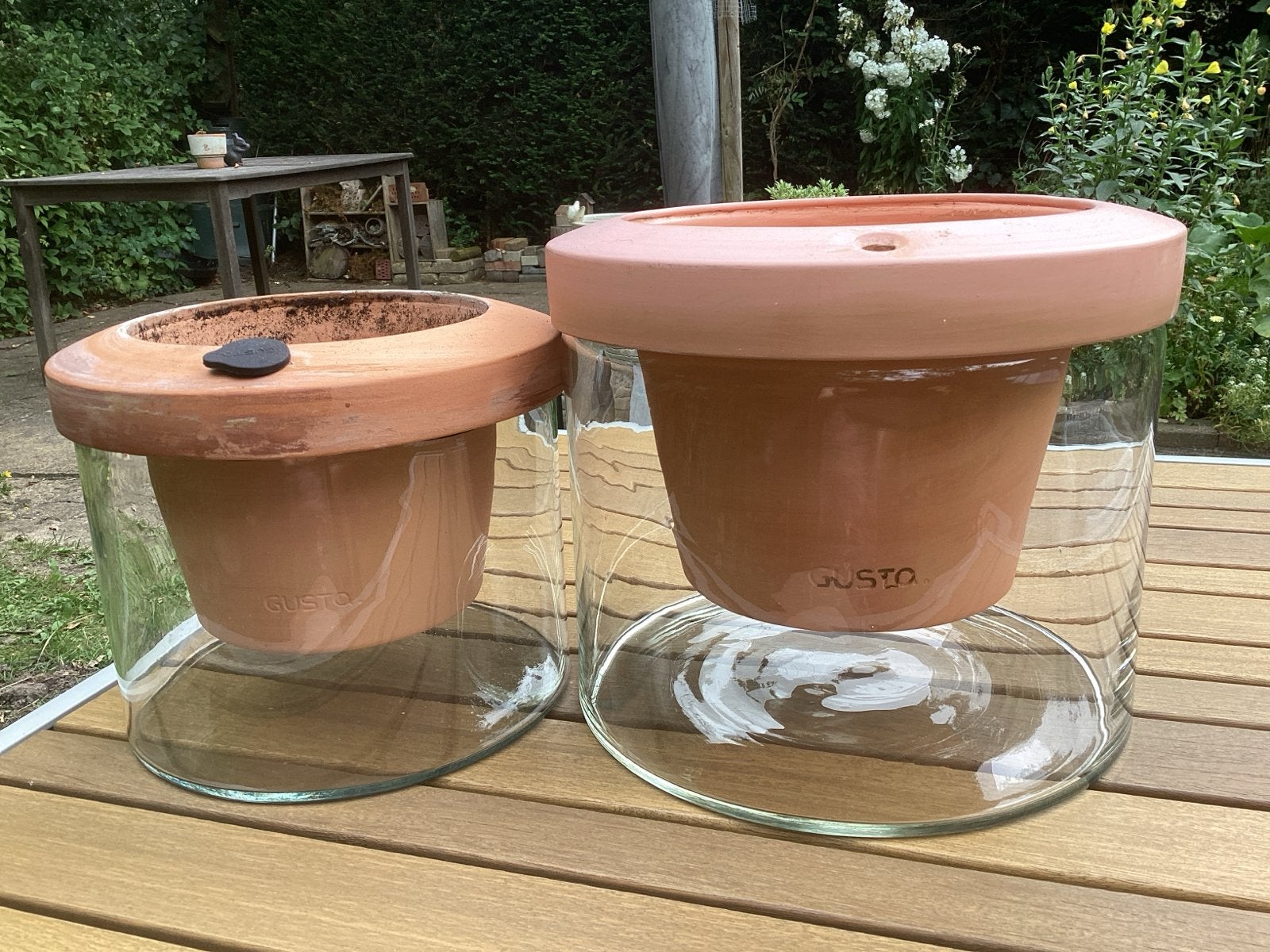 Gusta bloempotten met glazen reservoir - zelfwaterend, Gebruikt, Rond, Binnen, Minder dan 40 cm