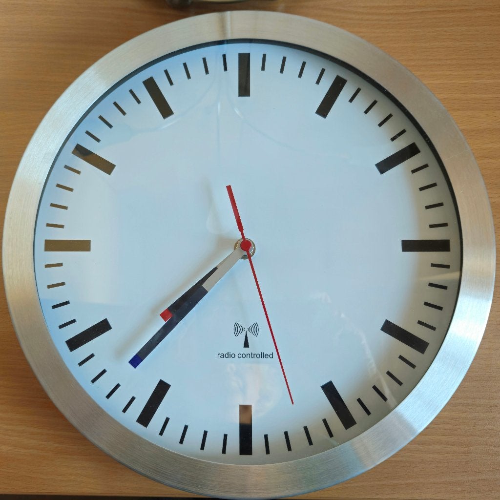 Klok rond met batterij, Ophalen, Nieuw