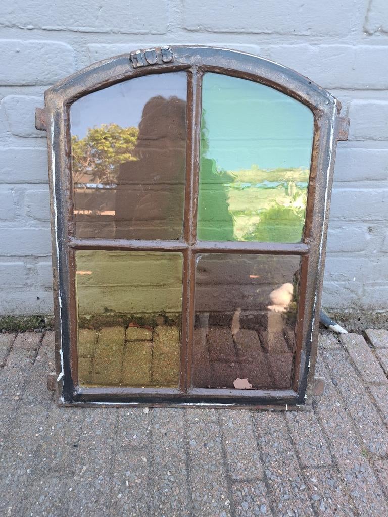Stalraampje. Ijzer met gekleurd glas, Doe-het-zelf en Verbouw, Glas en Ramen, Ophalen, Gebruikt, Minder dan 80 cm, Minder dan 80 cm