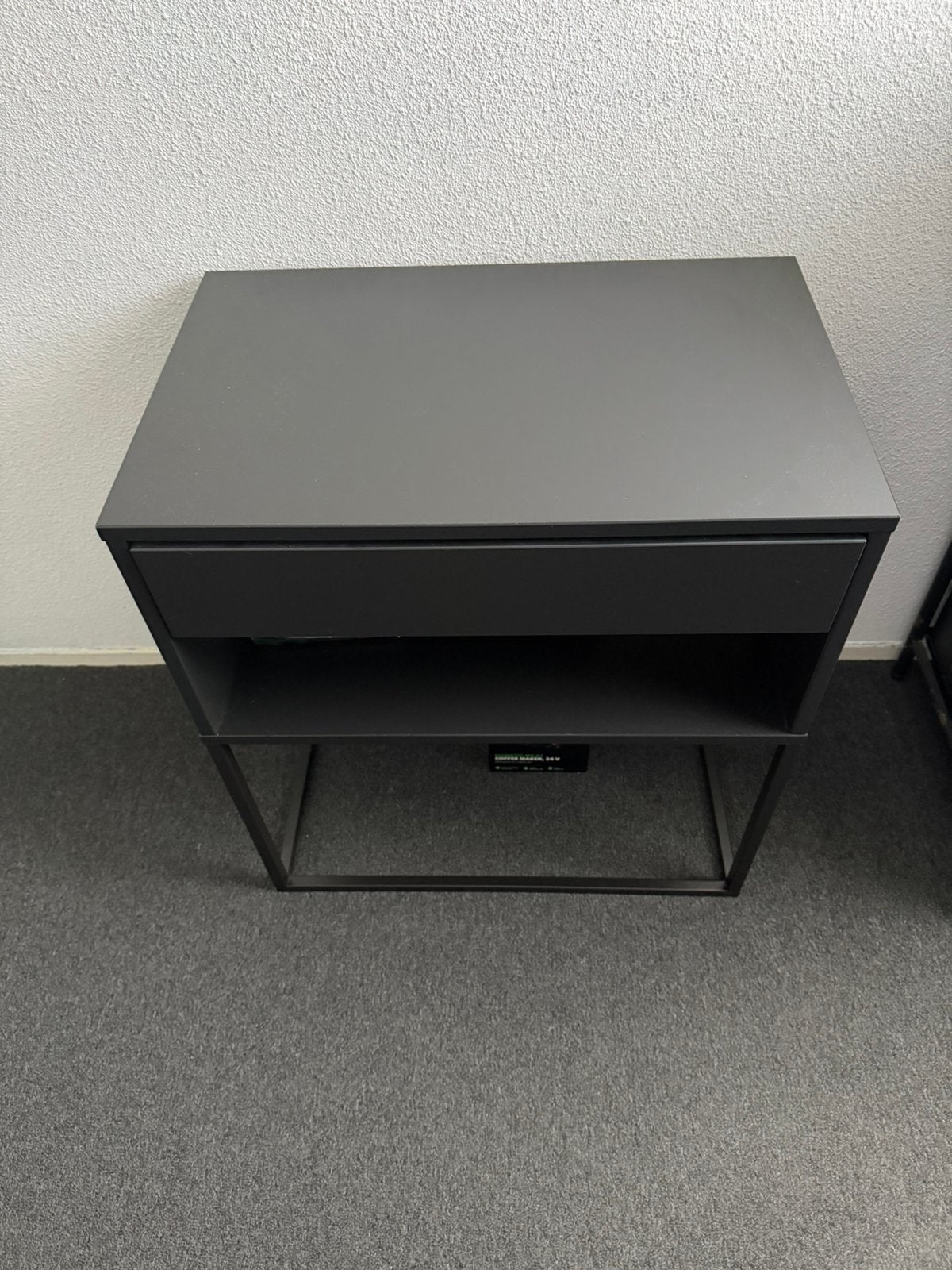 Vikhammer nachtkastje, Huis en Inrichting, Slaapkamer | Nachtkastjes, Ophalen, Zo goed als nieuw, Minder dan 45 cm, 55 tot 70 cm