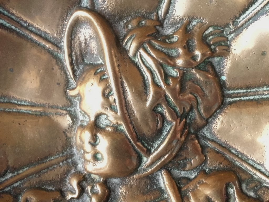 Meisje met parasol mooi antiek muntenschaaltje uit Engeland., Ophalen of Verzenden, Brons