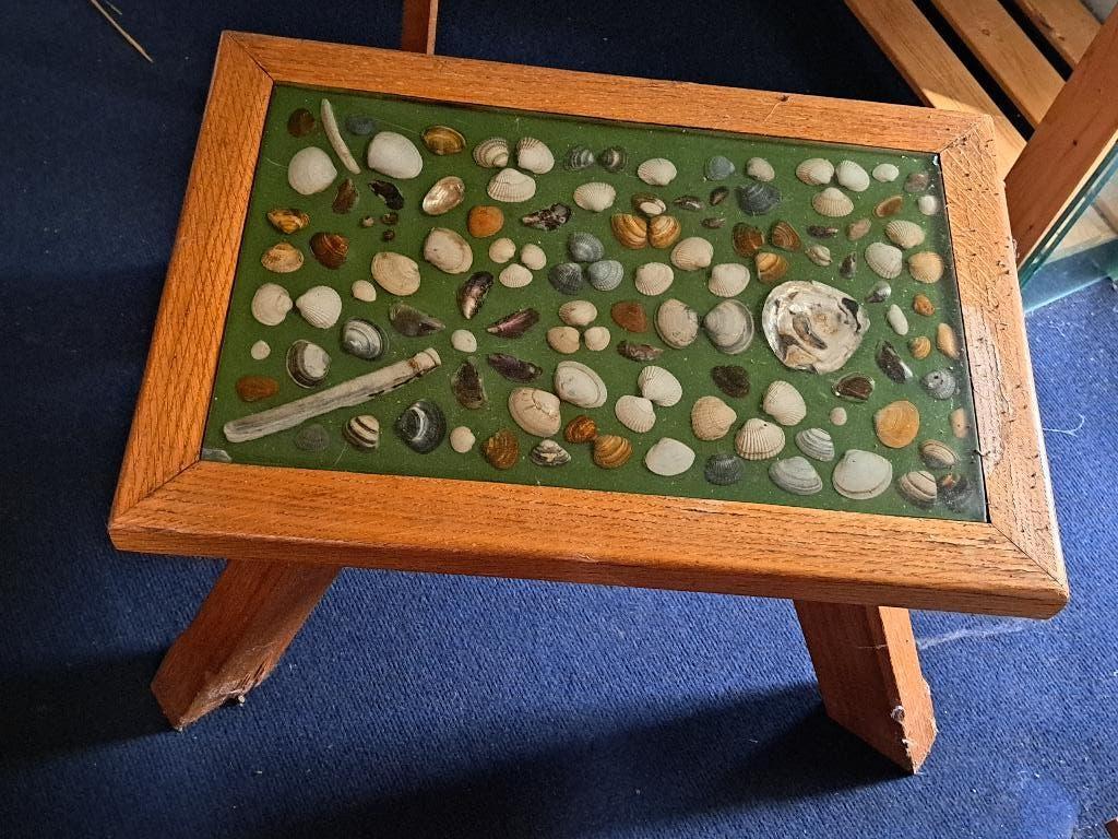 Uniek Bijzettafeltje met Schelpen-Inlay, Ophalen, Minder dan 45 cm, Gebruikt, Vintage