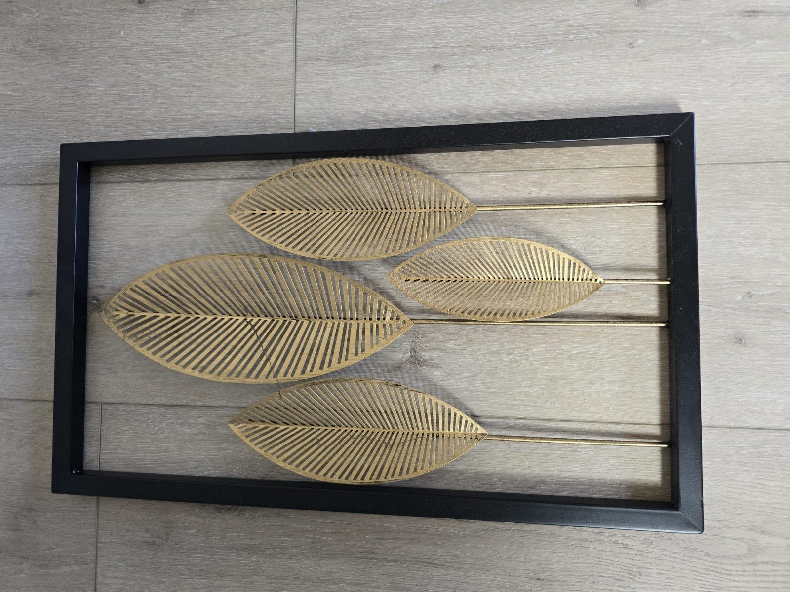 Wanddecoratie met gouden bladeren in zwarte lijst, Ophalen, Metaal, Wandsculptuur, Nieuw