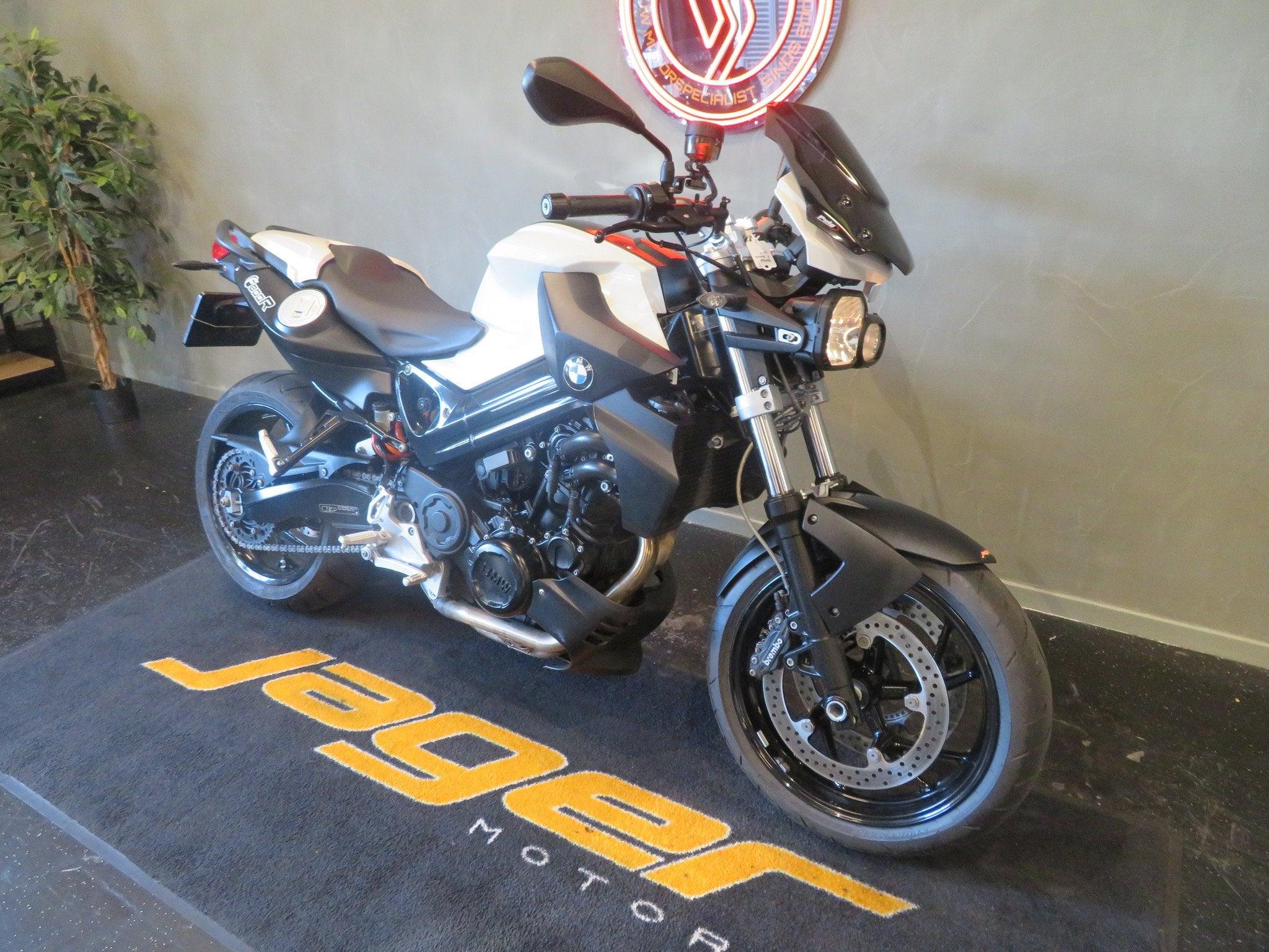 BMW F 800 R WHITE EDITION NIEUWSTAAT! (bj 2011), Motoren, Motoren | BMW, Bedrijf, Naked bike