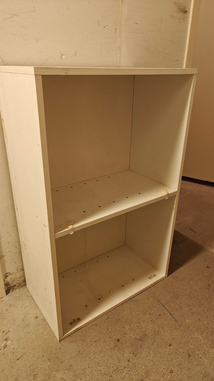Witte opberg-/boekenkast, Ophalen, Met plank(en), Gebruikt, 50 tot 100 cm