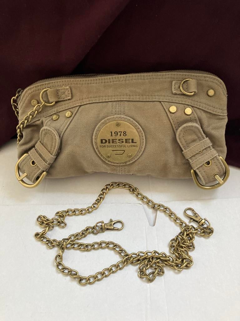Diesel spijkerstof handtas met stoere kettingriem, Sieraden, Tassen en Uiterlijk, Tassen | Damestassen, Ophalen of Verzenden, Zo goed als nieuw