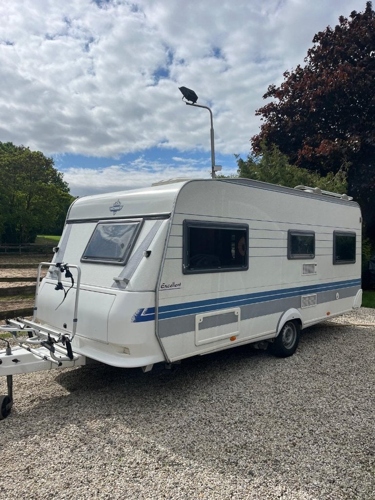 Hobby 495 UFe Excellent Easy, vakantieklaar met mover, Caravans en Kamperen, Caravans, Rondzit, Hobby, Particulier, Vast bed