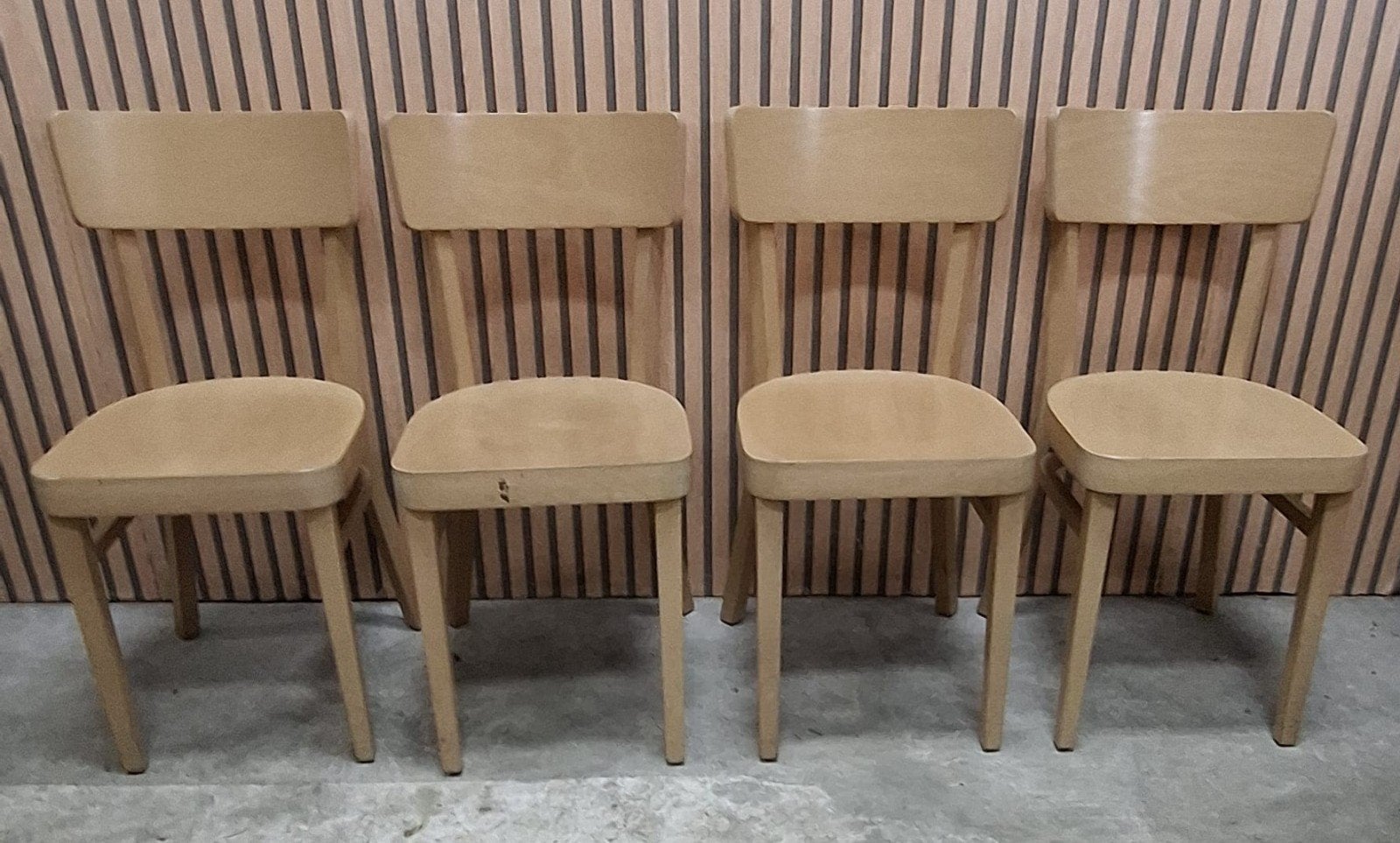 nog 2 x cafestoelen hout cafe bistro horeca stoelen retro, Bruin, Ophalen of Verzenden, Zo goed als nieuw, Vijf, Zes of meer stoelen