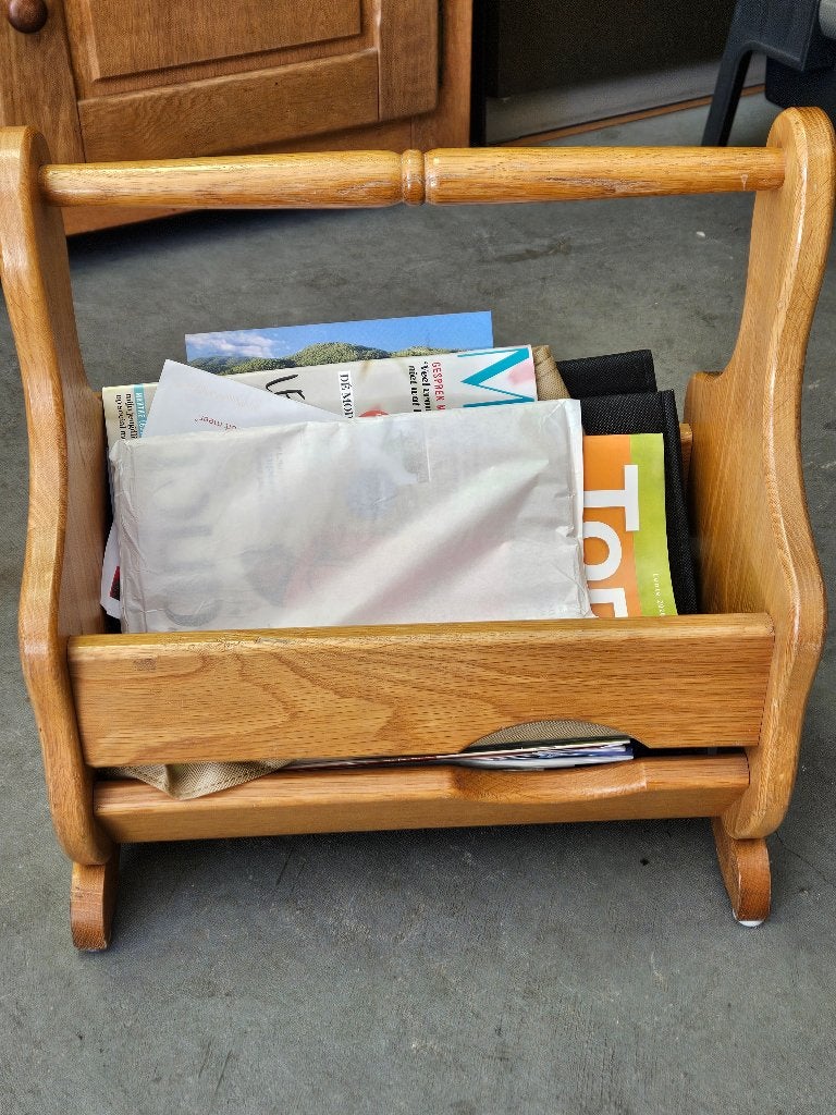 blank eiken krantenbak, Huis en Inrichting, Woonaccessoires | Krantenbakken en Lectuurbakken, Ophalen, Zo goed als nieuw