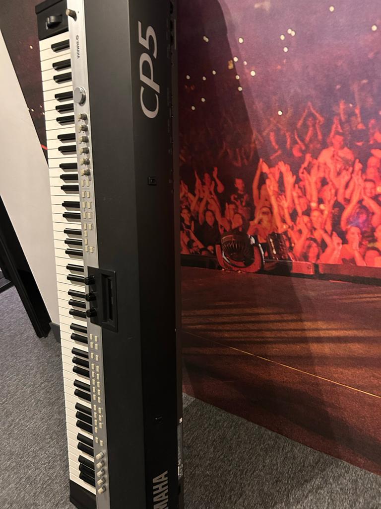Yamaha CP5 met flightcase, Ophalen, Gebruikt, Zwart, Digitaal