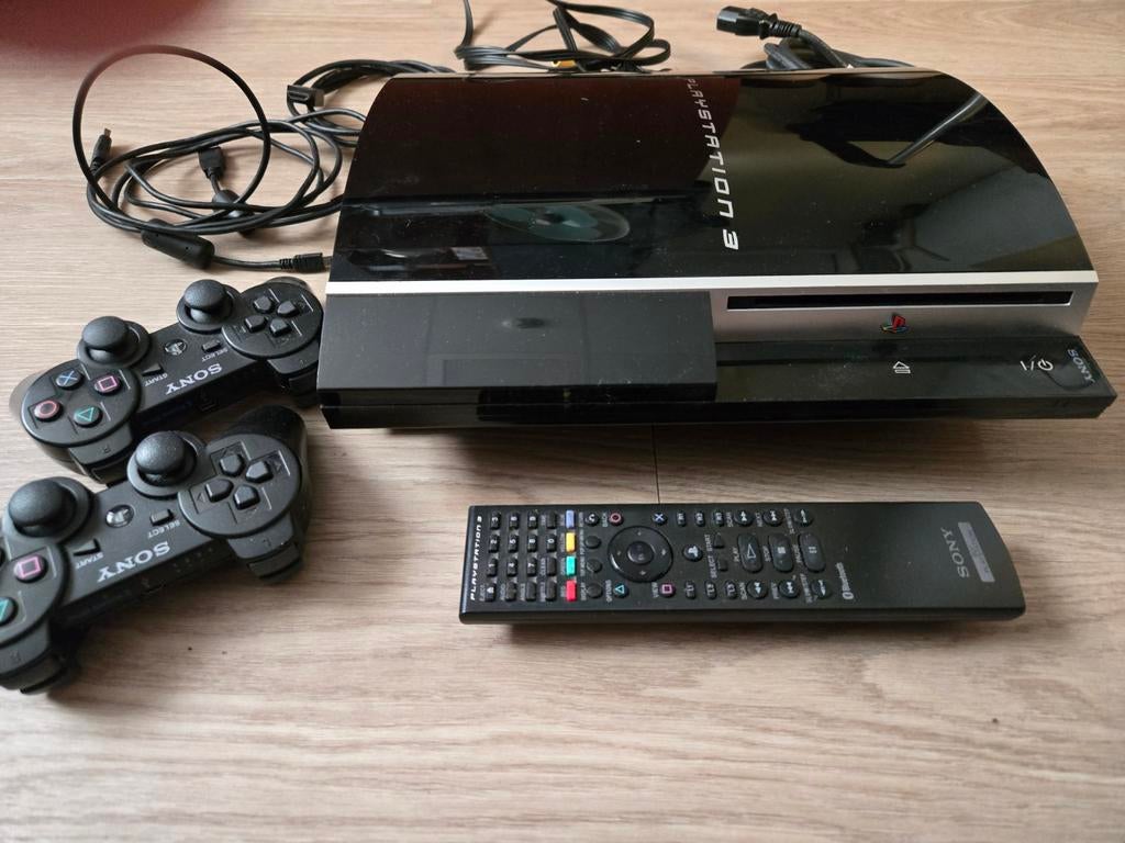 Playstation 3 met 2 controllers en afstandsbediening, Ophalen, Gebruikt, Phat, Met 2 controllers