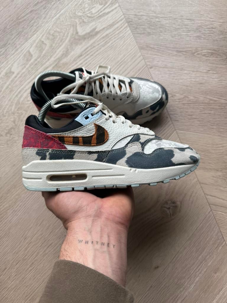 Nike air max 1 tiger swoosh great indoors 37.5, Ophalen of Verzenden, Zo goed als nieuw, Sneakers of Gympen
