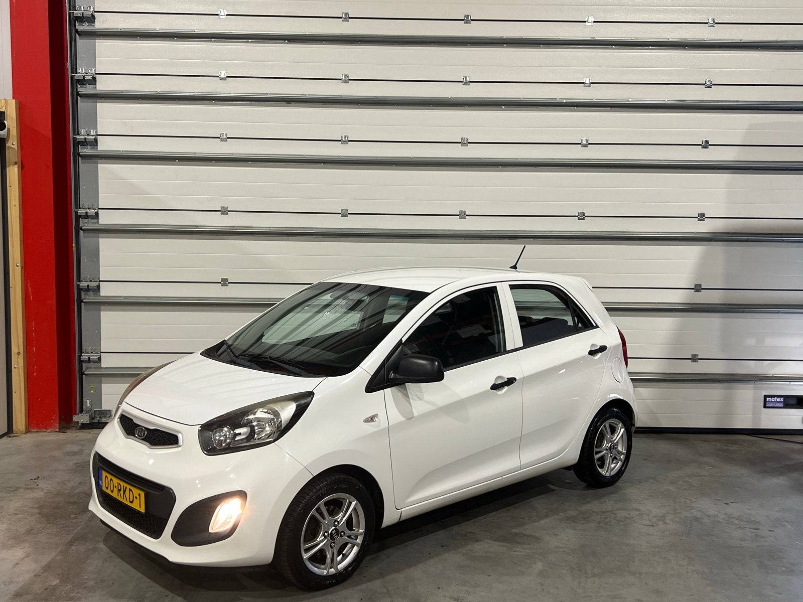 2011 Kia Picanto 1.0 Cvvt 5-DRS  Wit\NAP/Airco (inruil ), Voorwielaandrijving, Stof, 400 kg, Wit