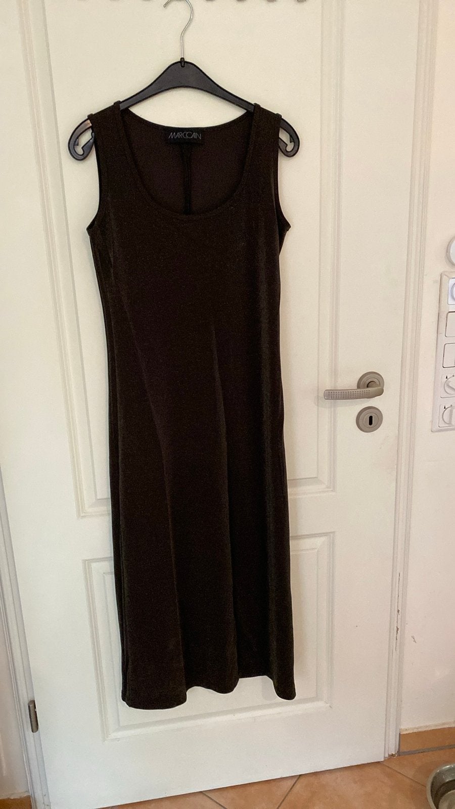 Marc Cain mouwloze maxi jurk, maat N3, Maat 38/40 (M), Bruin, Nieuw, Ophalen of Verzenden