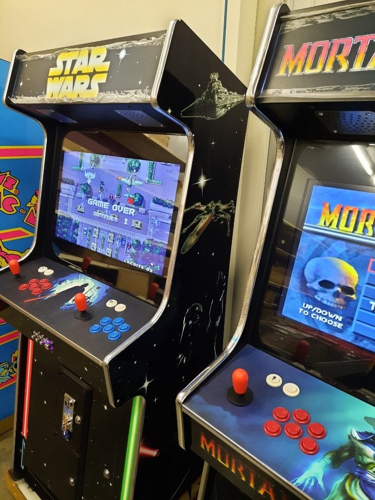 VIDEOKAST NIEUW 5000 SPELLEN ARCADE, Spelcomputers en Games, Games | Nintendo Switch, Zo goed als nieuw, 1 speler, Vanaf 3 jaar