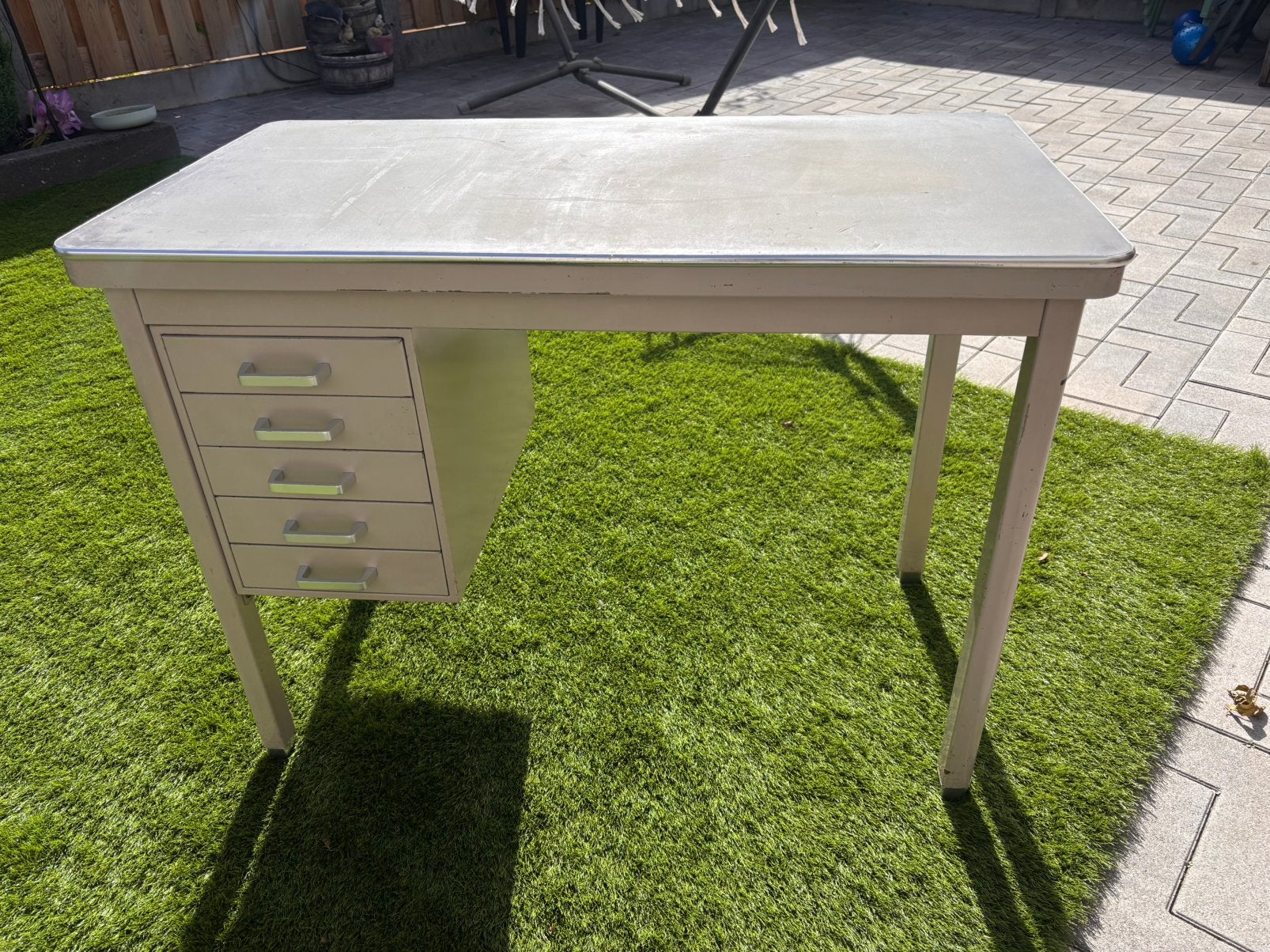 Antiek vintage ijzeren stalen bureau jaren 50 Ahrend oda, Ophalen