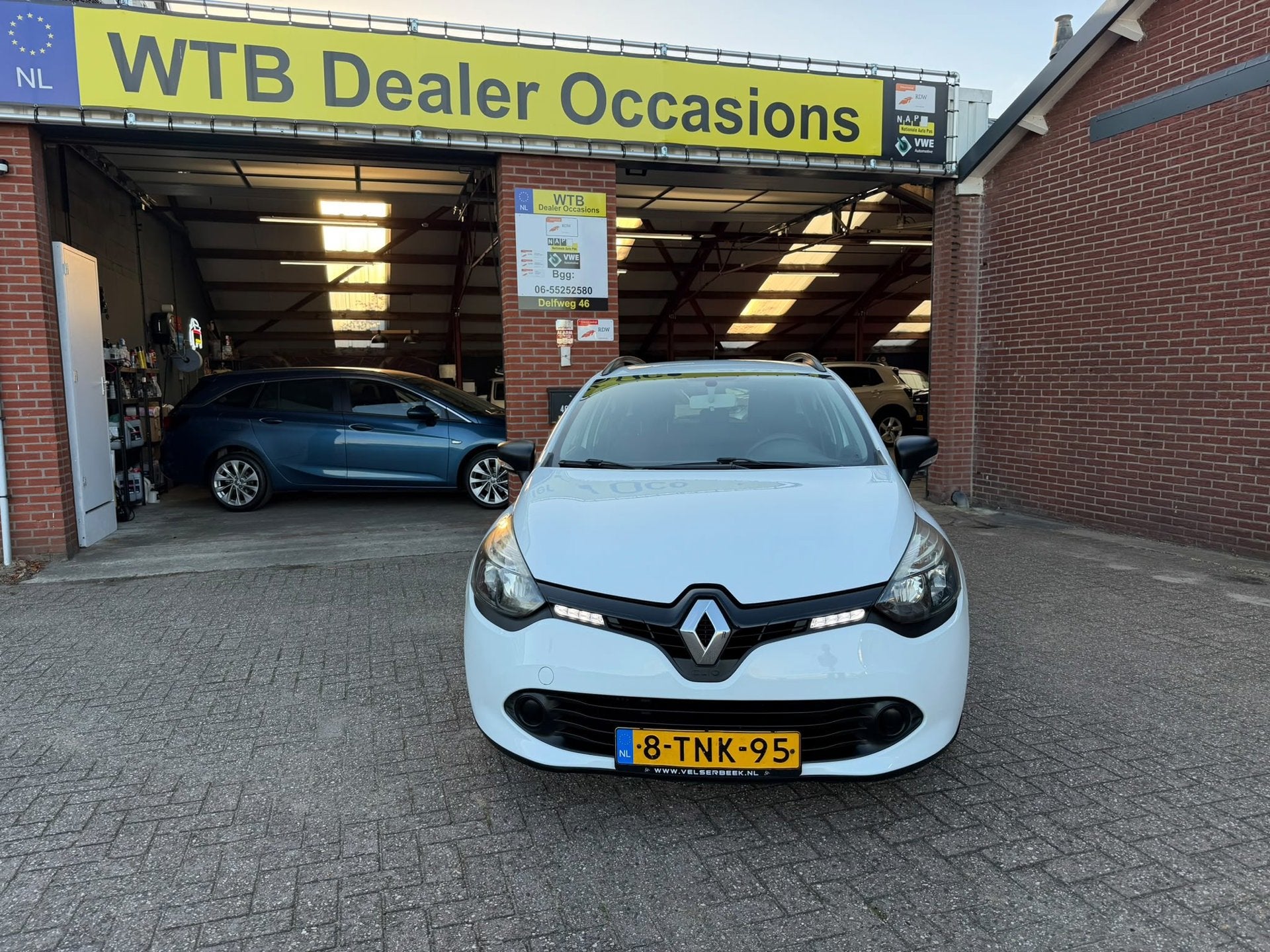 Renault Clio Estate 0.9 TCe Authentique, Nw. APK, Airco, USB, Voorwielaandrijving, Zwart, Wit, Origineel Nederlands