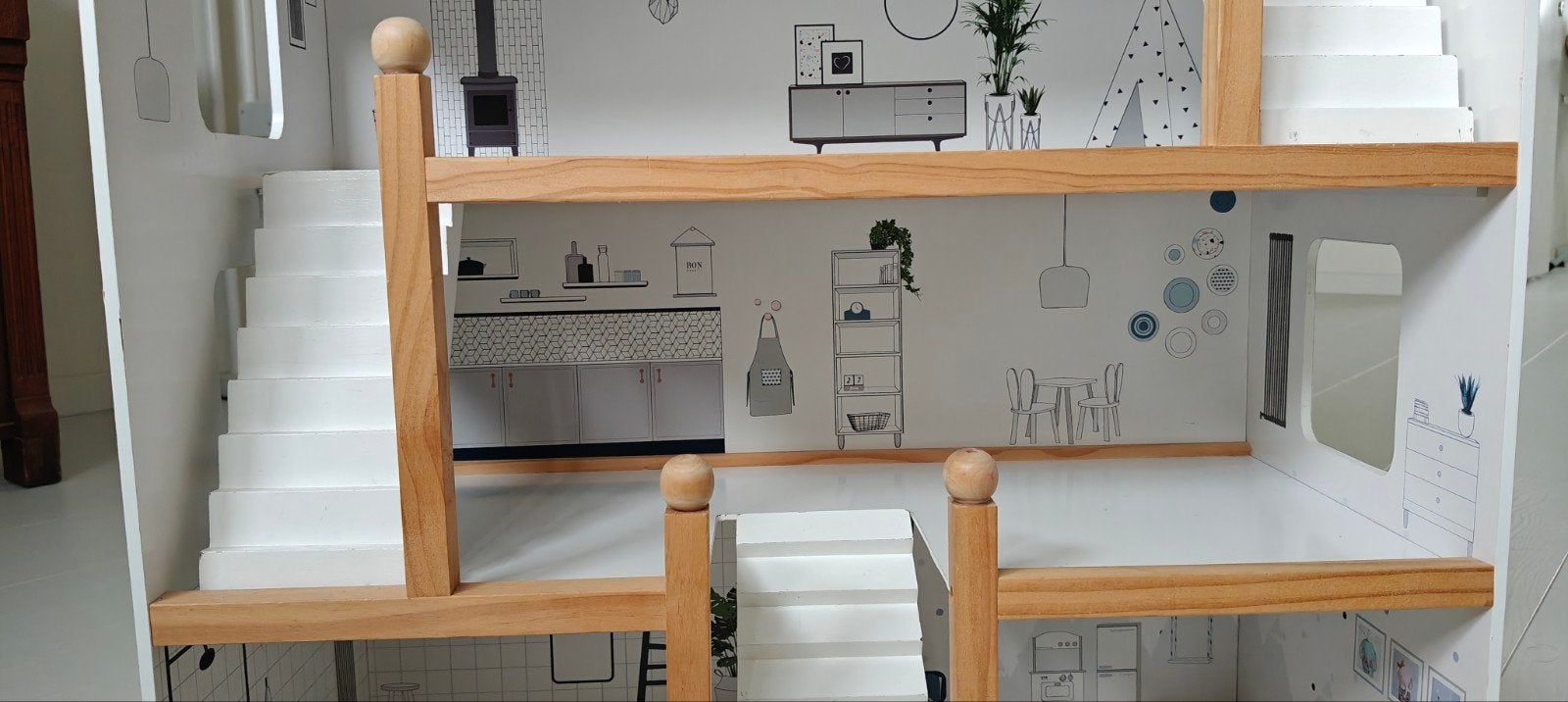 Foto 5 van Petite Amelie Poppenhuis met Meubeltjes