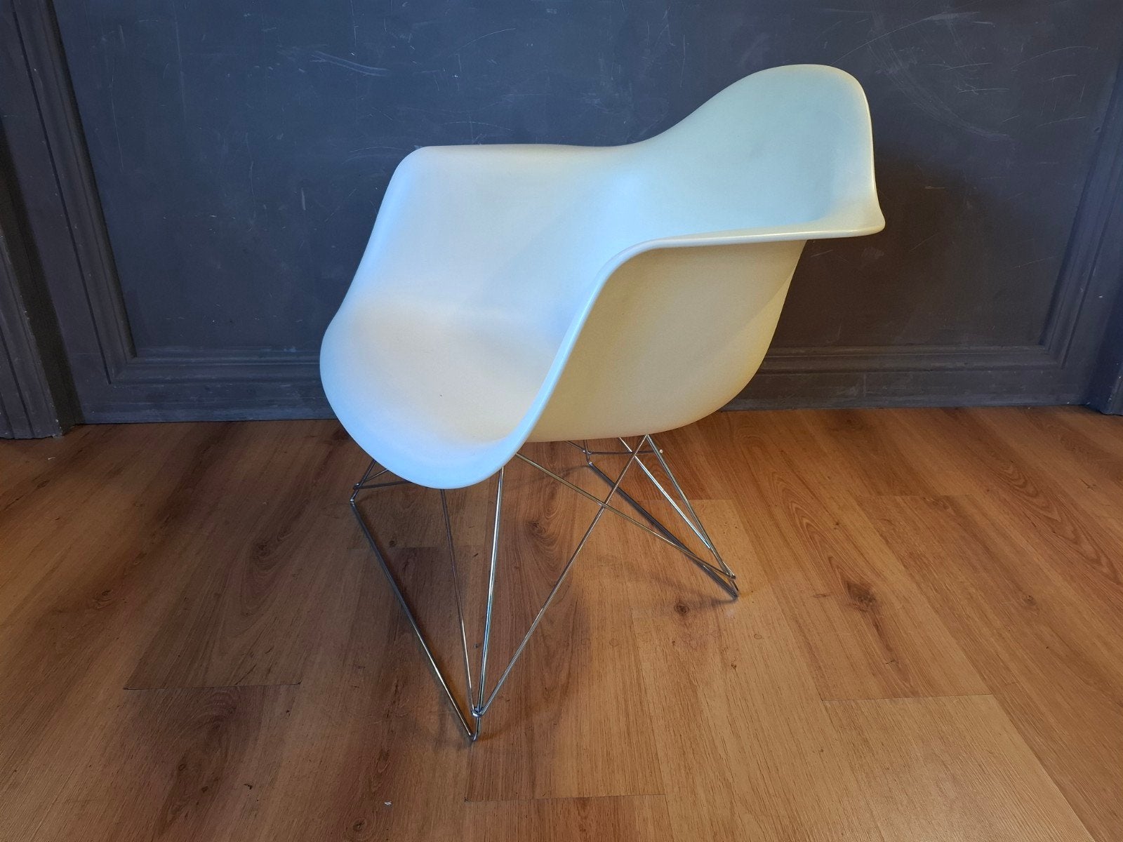 Vintage Vitra Eames armchair LAR RE loungestoel fauteuil, Kunststof, Wit, Design, Modern, Mid-century, Zo goed als nieuw