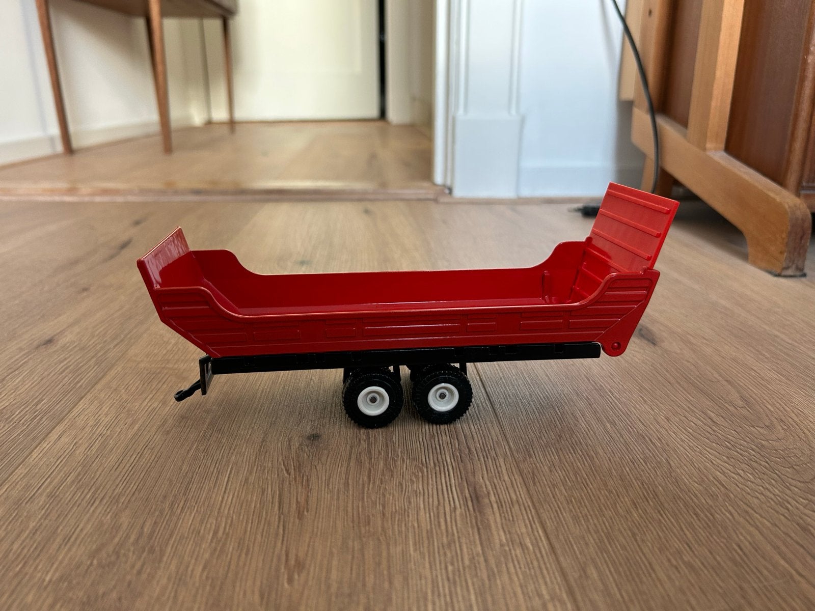 Siku Farmer 2860 Rondbalsvagn 1:32, Ophalen of Verzenden, Gebruikt, Bus of Vrachtwagen, SIKU