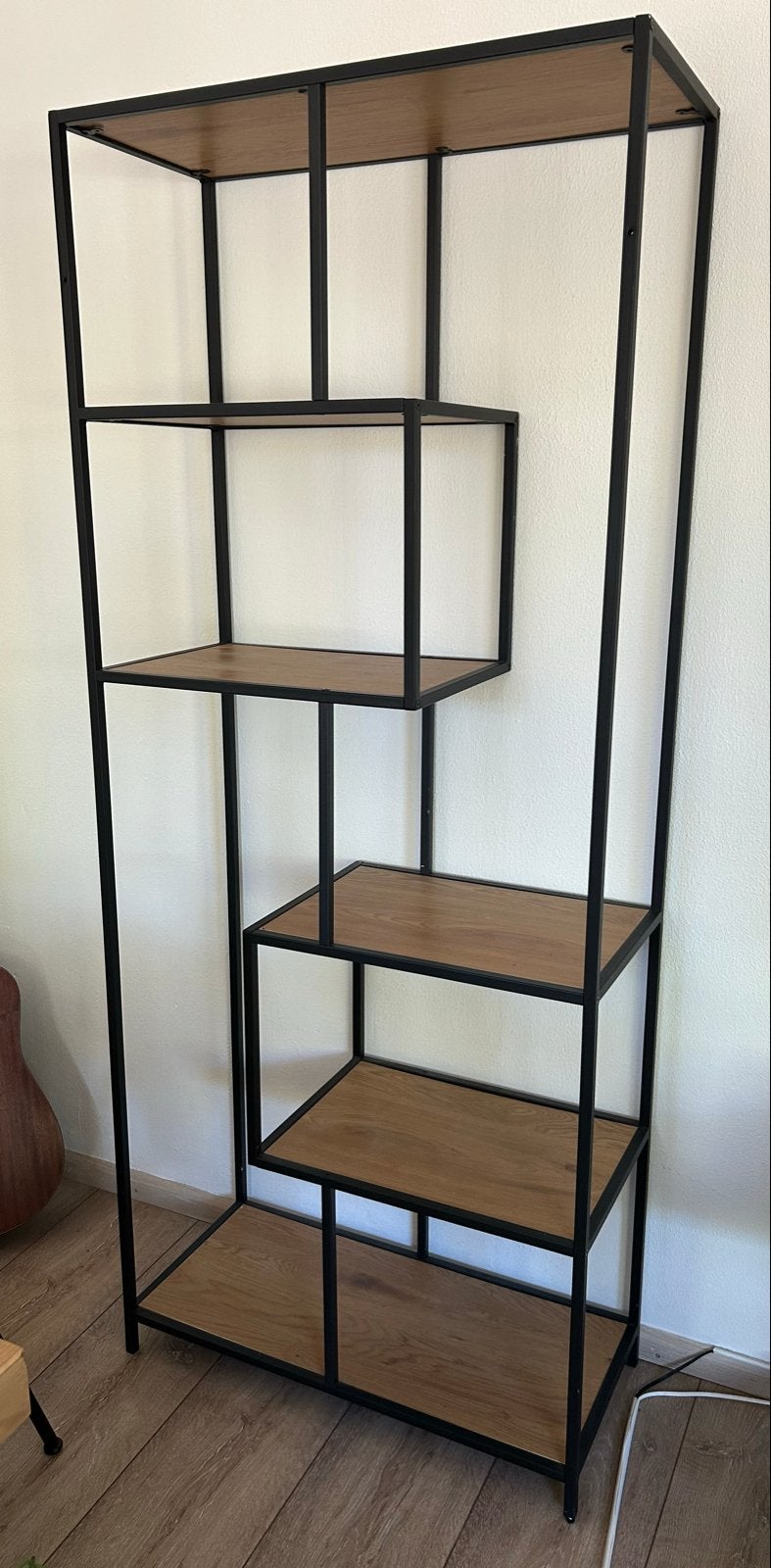 Kast met Zwart Metalen Frame en Houten Planken, Met plank(en), 50 tot 100 cm, Zo goed als nieuw, 25 tot 50 cm