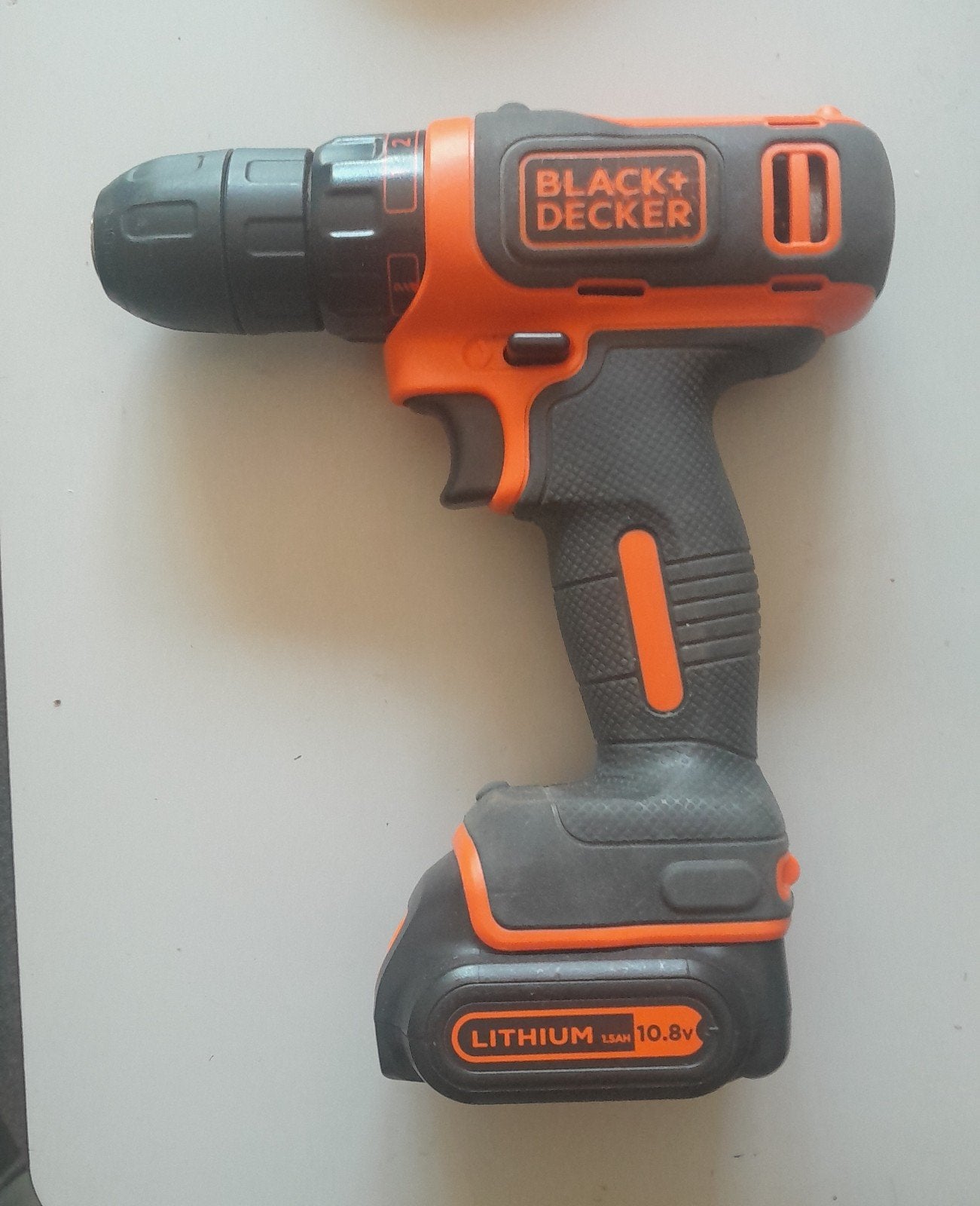 accuboor Black & Decker BDCDD12, Ophalen of Verzenden, Zo goed als nieuw, Minder dan 400 watt, Boor- en Schroefmachine