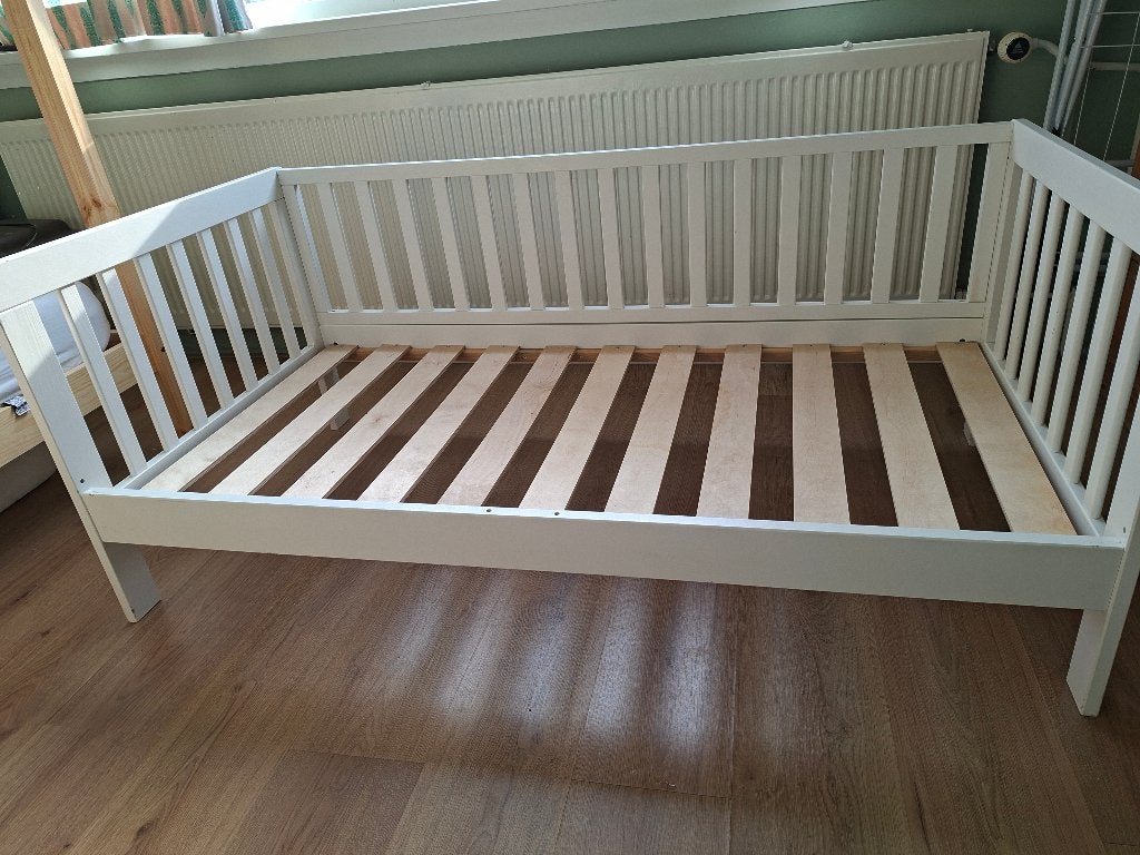 Peuterbed petit amelie 70x140 wit, Kinderen en Baby's, Ophalen, Gebruikt, 70 tot 85 cm, 140 tot 160 cm