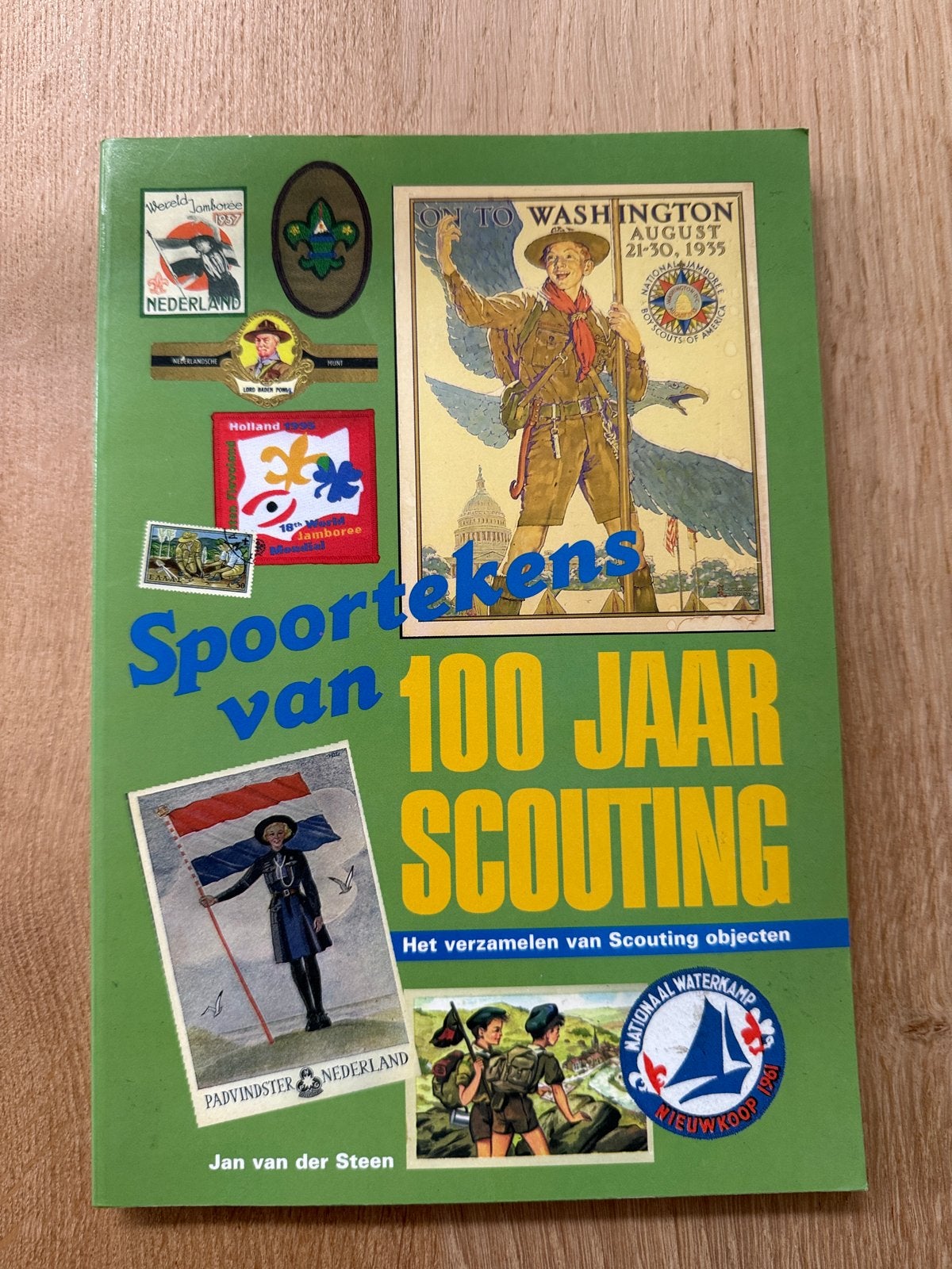 Spoorstekens van 100 jaar Scouting - Boek, Verzamelen, Ophalen of Verzenden, Zo goed als nieuw, Boek of Tijdschrift