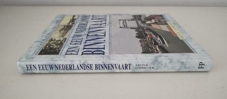Een eeuw Nederlandse Binnenvaart -  ISBN 9789033013782192, Boeken, 20e eeuw of later, Ophalen of Verzenden, Zo goed als nieuw