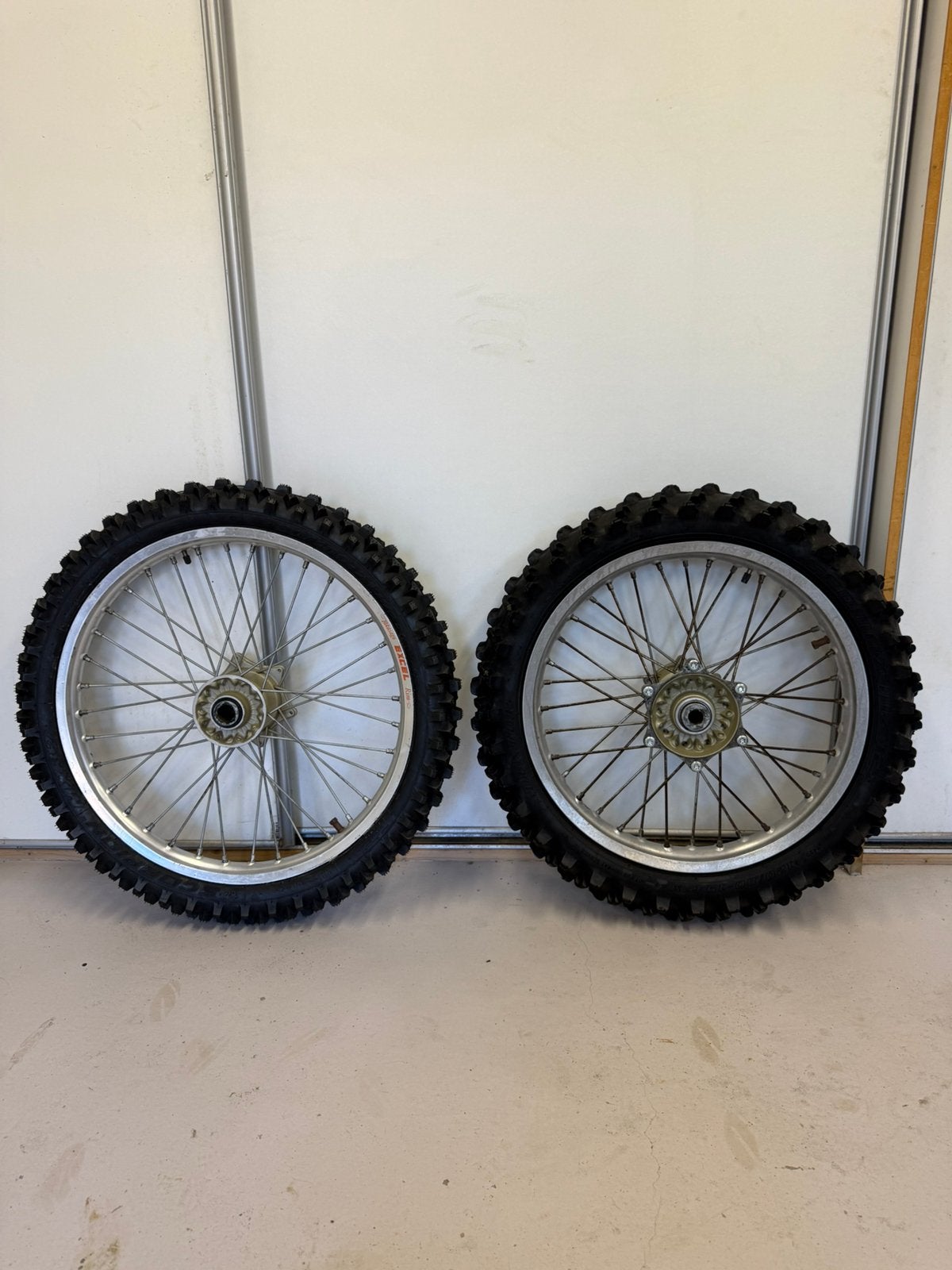 Originele KTM wielen uit een 2004 model, Motoren, Ophalen