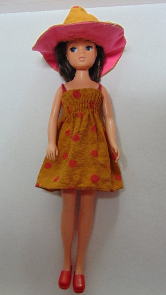 Sindy barbie in outfit 1975 Sunspotter, Verzenden, Gebruikt, Pop