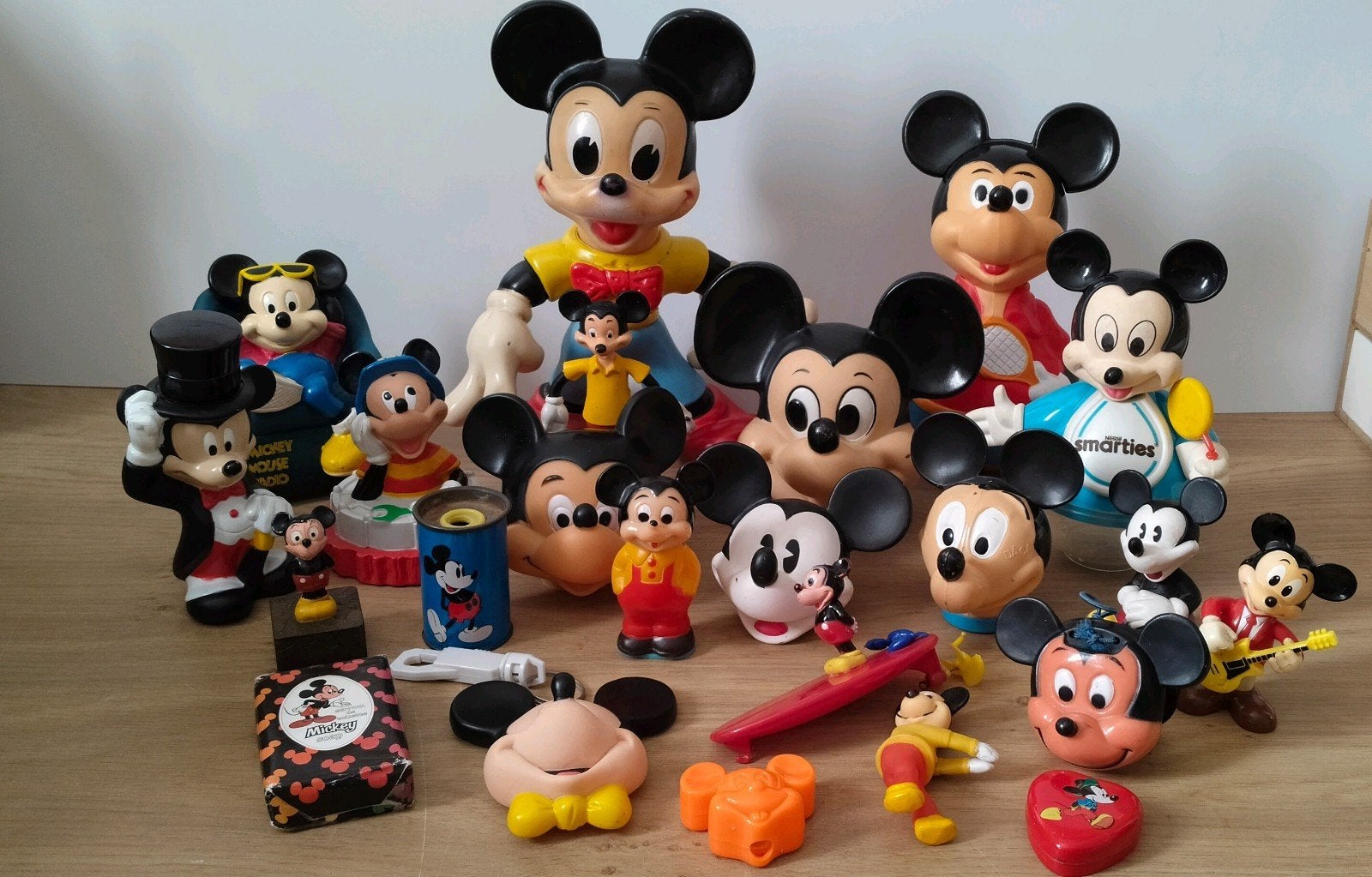 Grote collectie vintage Mickey Mouse items, Verzamelen, Verzenden, Mickey Mouse, Gebruikt, Beeldje of Figuurtje