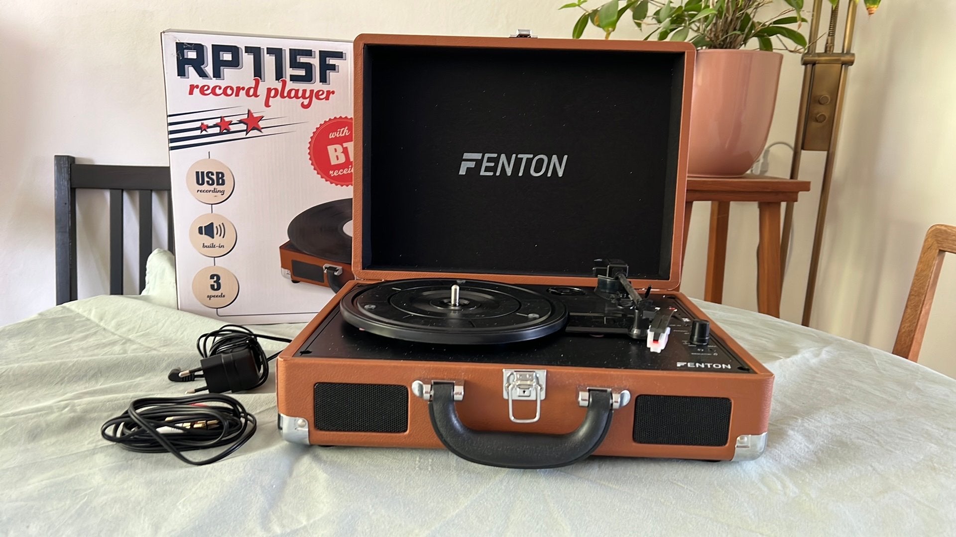 Platenspeler in koffer - Fenton RP115F record player, Audio, Tv en Foto, Platenspelers, Ophalen of Verzenden, Zo goed als nieuw