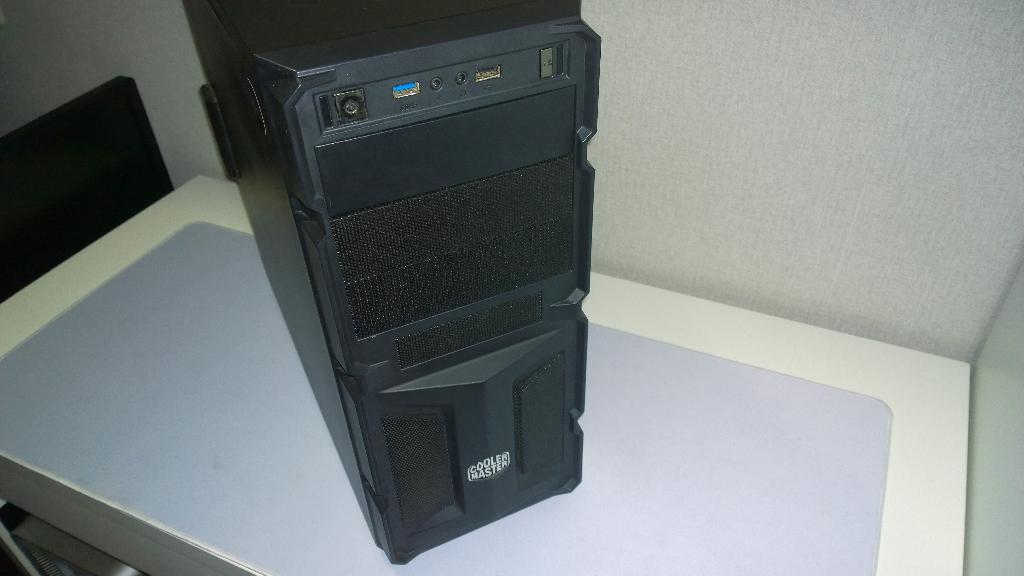 Nette Cooler Master K350 ATX Mid Tower Behuizing, Computers en Software, Computerbehuizingen, Ophalen, Gebruikt