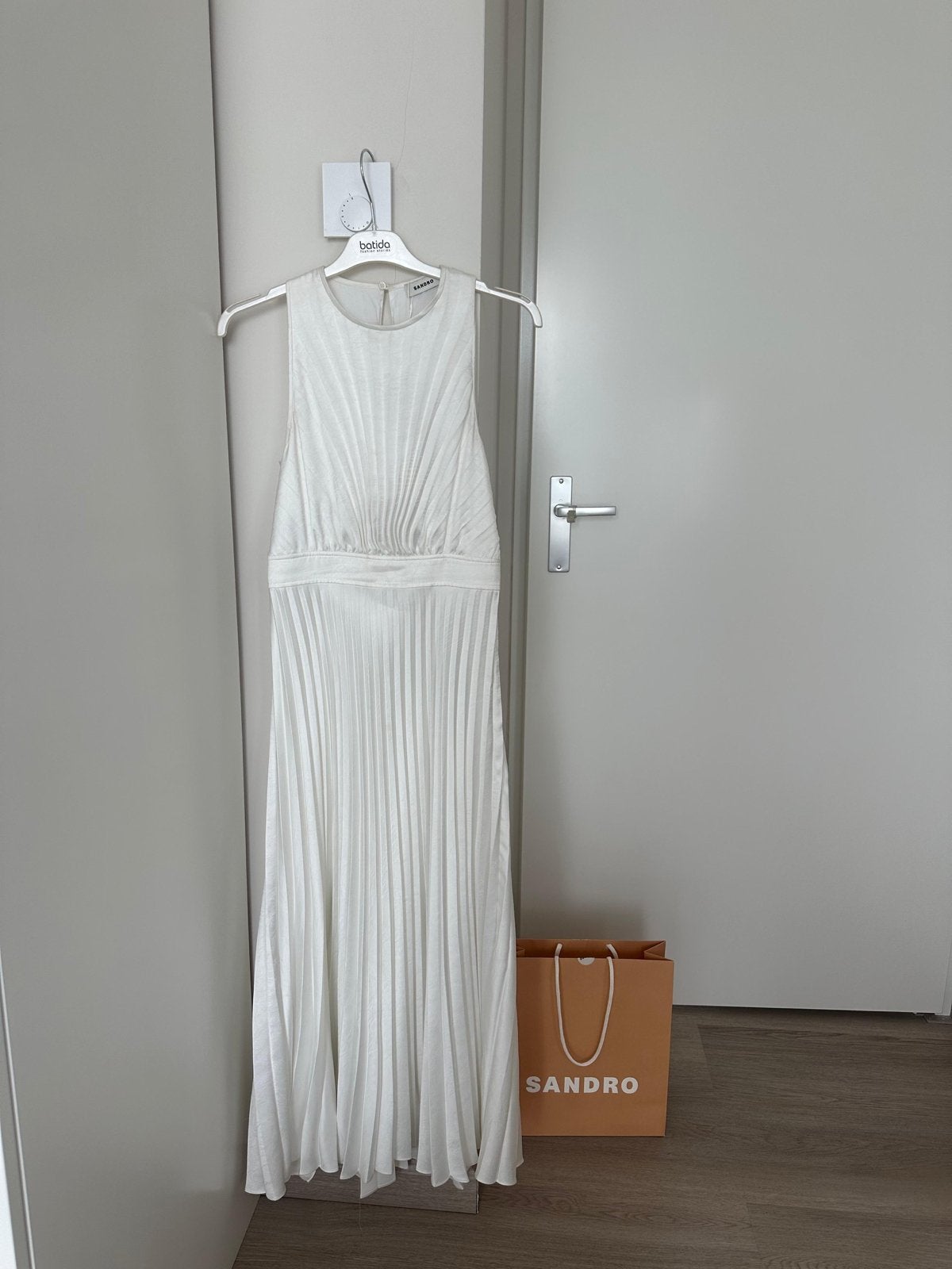 Sandro jurk wit met open rug, Wit, Nieuw, Ophalen of Verzenden, Maat 36 (S)