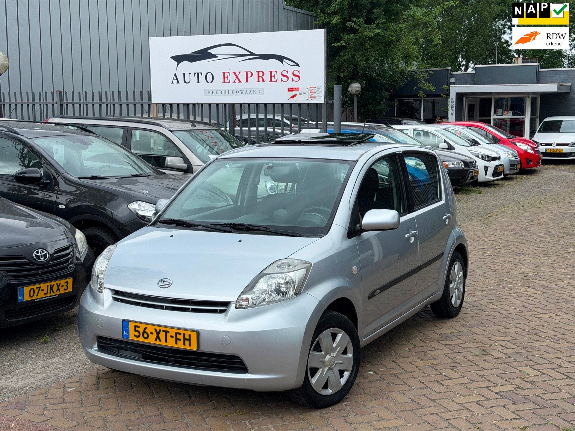 Daihatsu Sirion 2 1.3-16V Prestige/Automaat/Airco/Elek Raam/, Auto's, Daihatsu, Gebruikt, 31 €/maand, 4 cilinders, Bedrijf