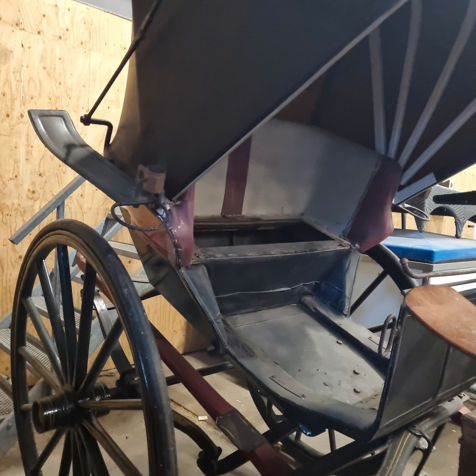 Originele paard Tilbury met nieuwe kap, Ophalen