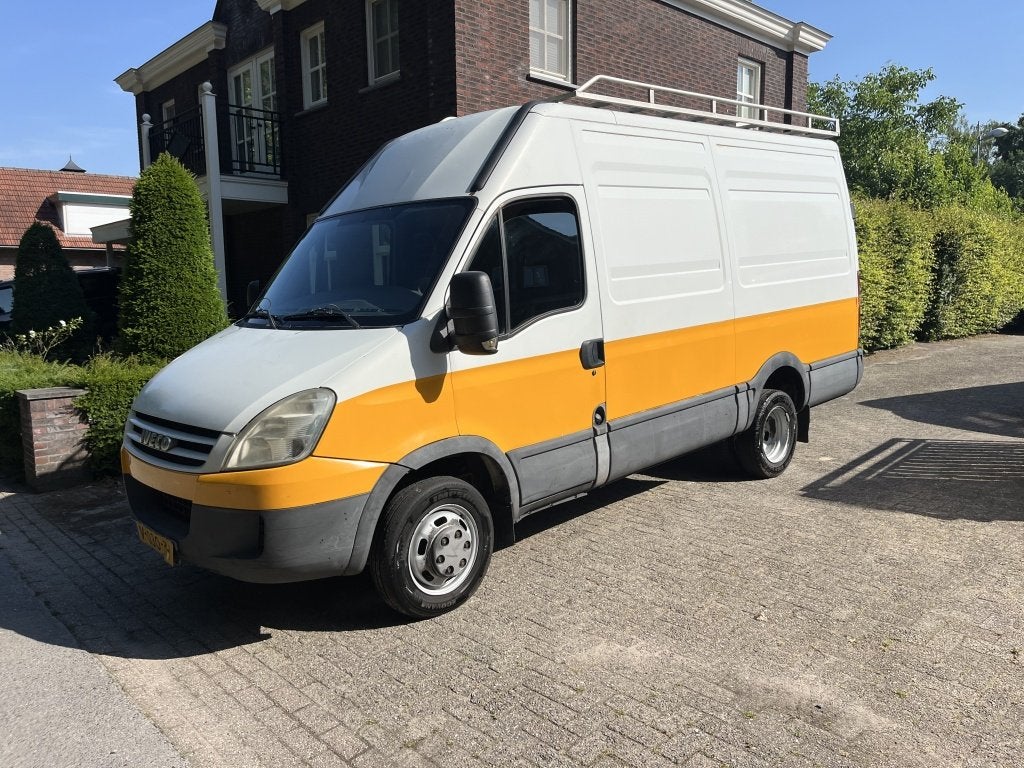 Iveco Daily 3.0 HPI 35C15V 330 H2 (bj 2007), Auto's, Stof, Gebruikt, Zwart, Iveco