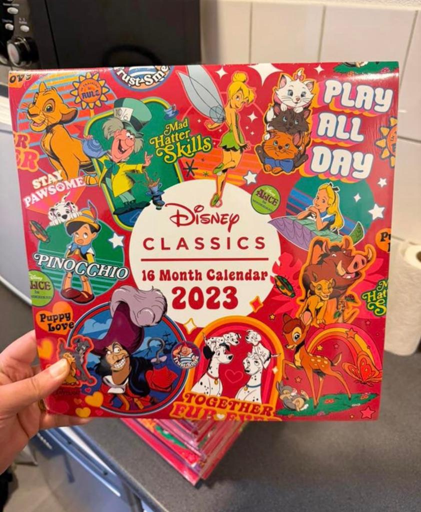 PARTIJ 100X Disney Classics Kalender 2023 | Nieuw | 30x30 cm, Verzamelen, Disney, Overige typen, Nieuw, Ophalen of Verzenden, H