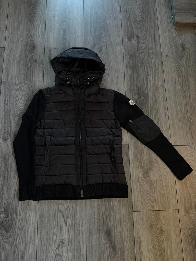Moncler Cardigan - Met capuchon, Ophalen of Verzenden, Nieuw, Maat 52/54 (L), Zwart