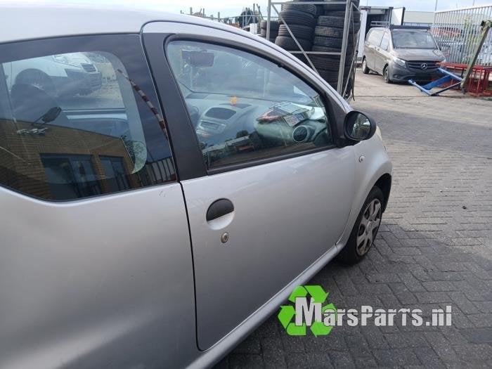 Portier 2Deurs rechts van een Peugeot 107, Auto-onderdelen, Gebruikt, -, Deur, -