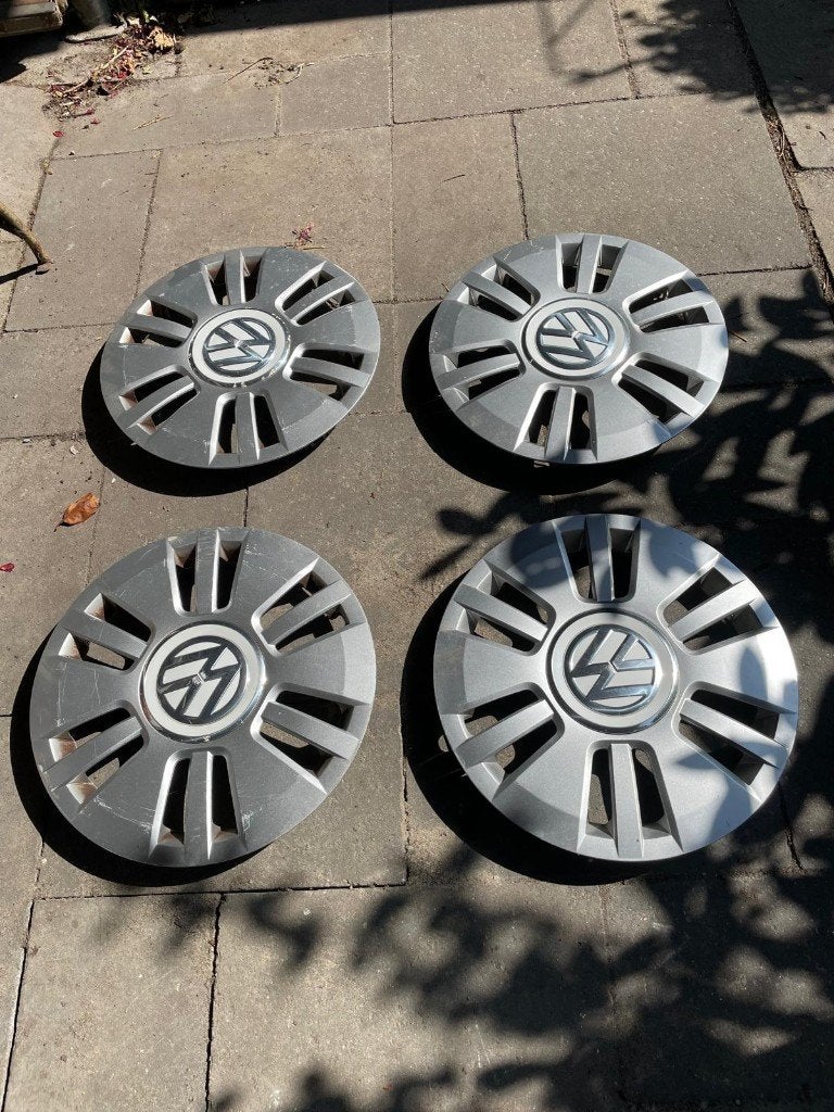 Volkswagen UP wieldoppen, Auto diversen, Wieldoppen, Ophalen, Zo goed als nieuw