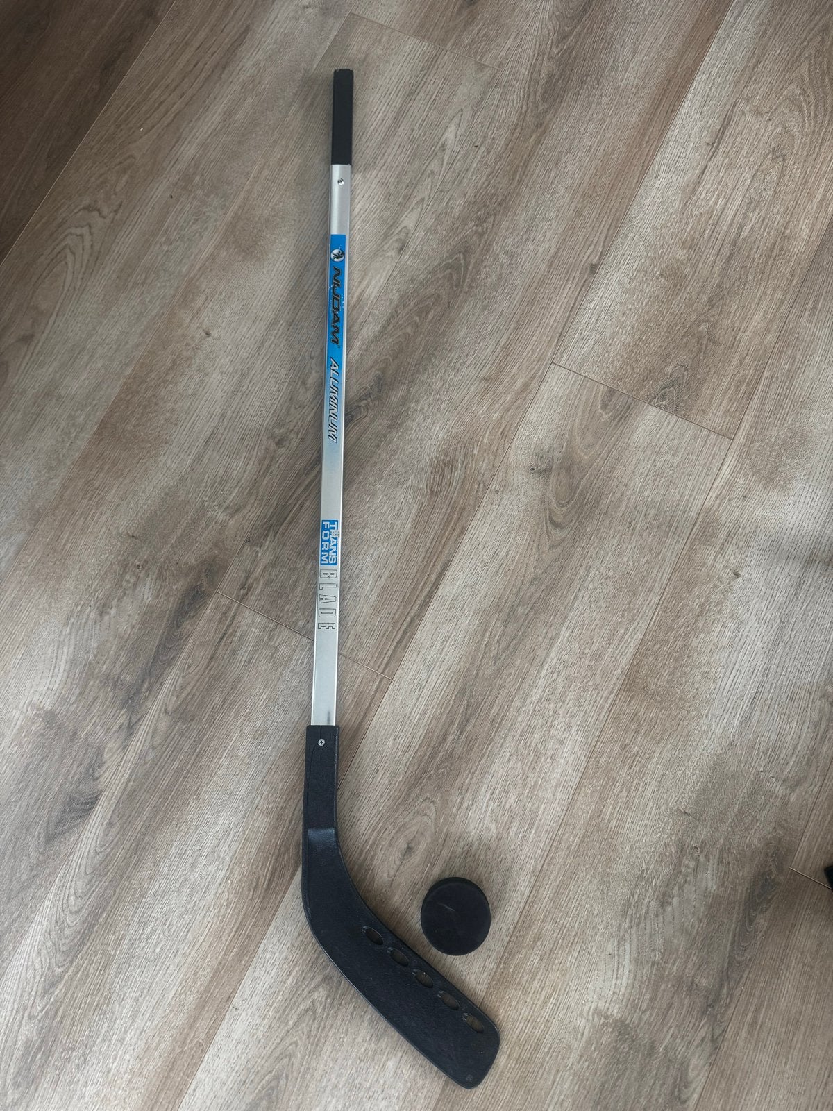 Gratis ophalen: IJshockey stick met puck, Sport en Fitness, Ophalen, Gebruikt