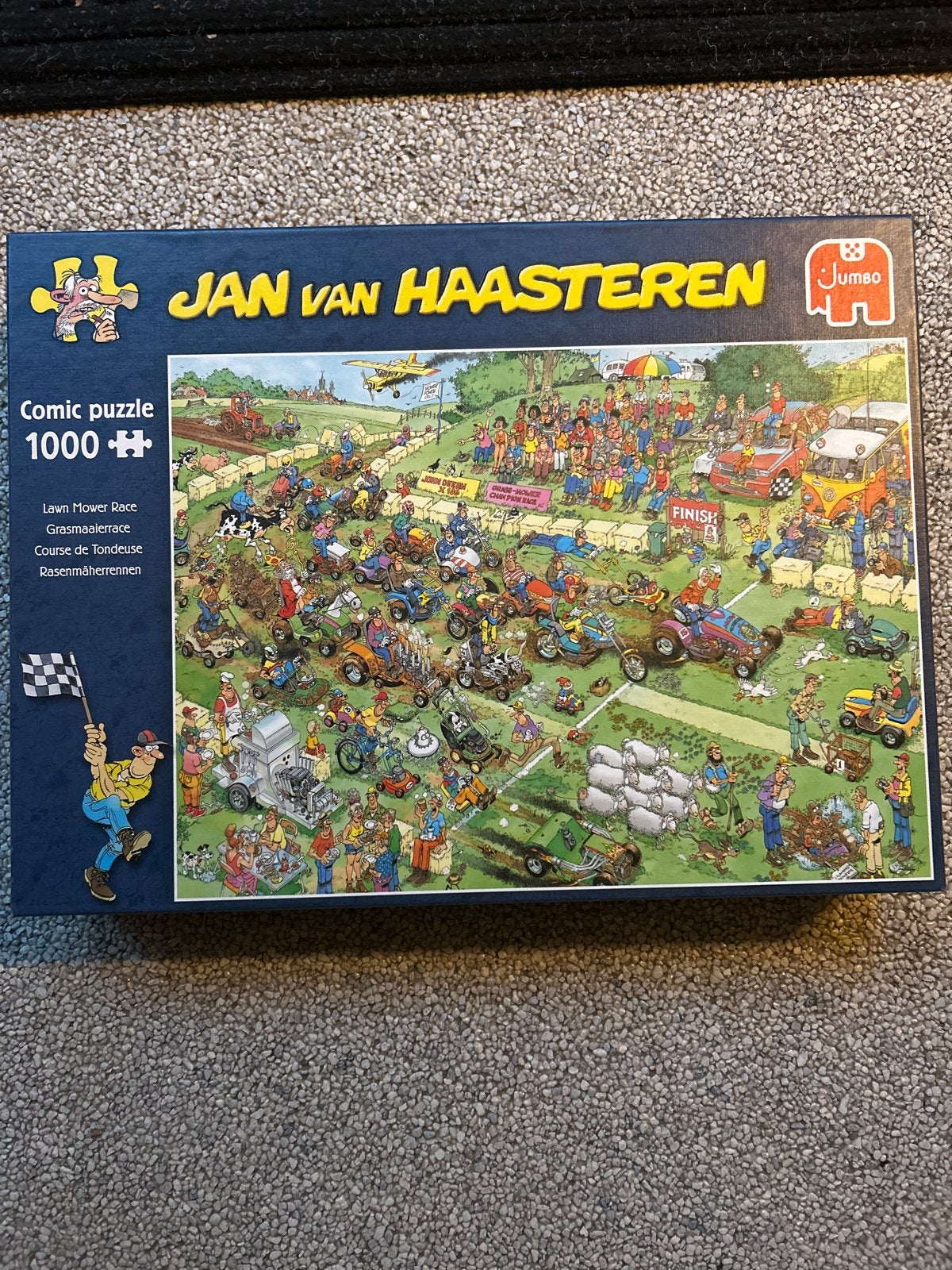 Jan van Haasteren Comic Puzzel - Lawn Mower Race 1000 stukje, Ophalen of Verzenden, 500 t/m 1500 stukjes, Zo goed als nieuw, Legpuzzel